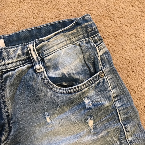 Rue 21 High Waist Distressed Denim Shorts Womens Size 7 Lace Peekaboo Pockets - Picture 9 of 14